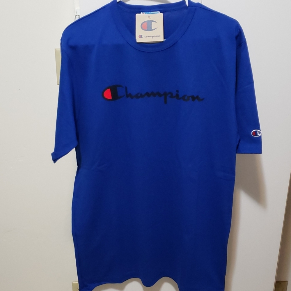 Champion Heritage Tee. Men's size large